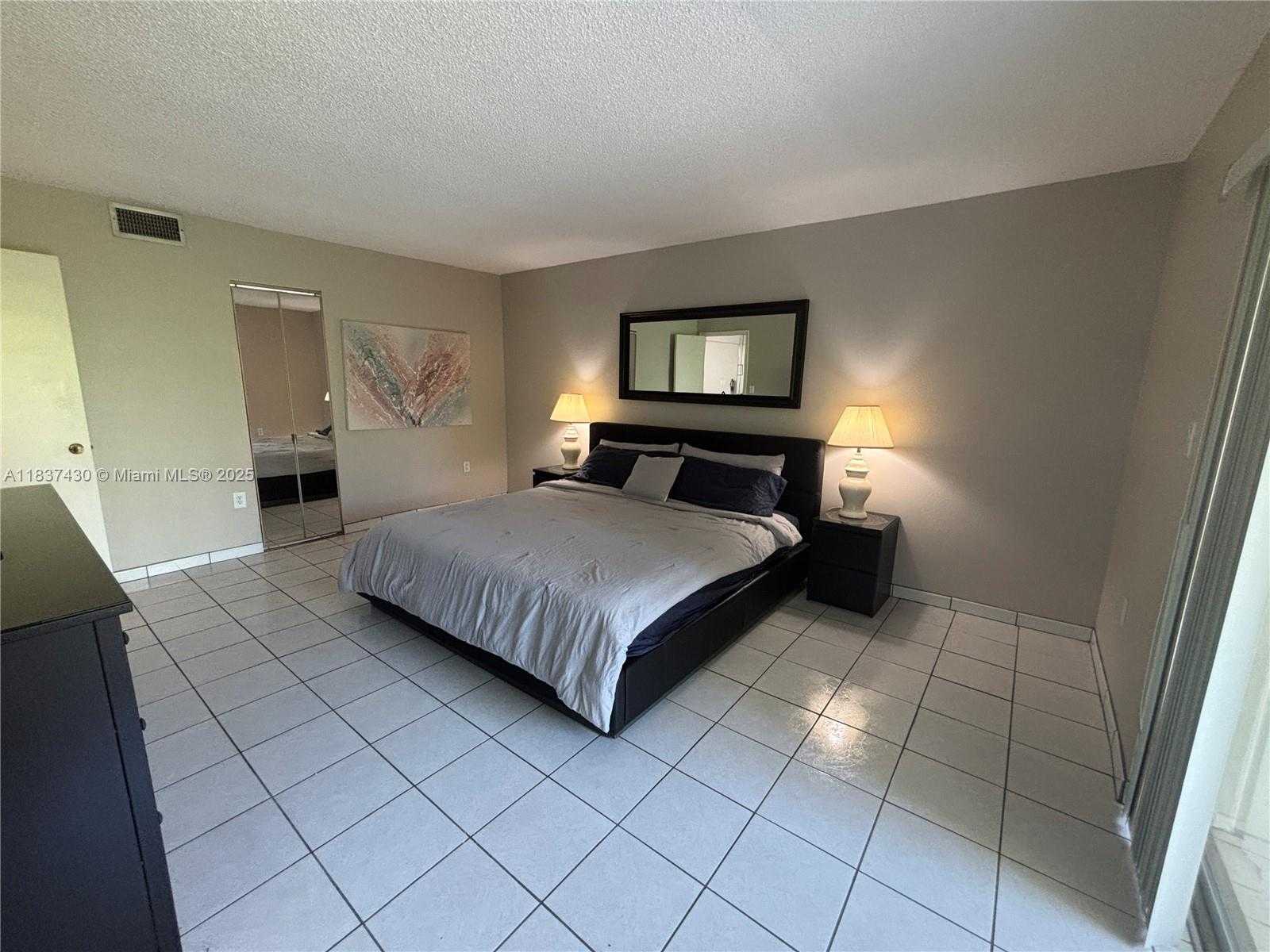 Small Image of 201 178TH DR #337, Sunny Isles Beach Number 7
