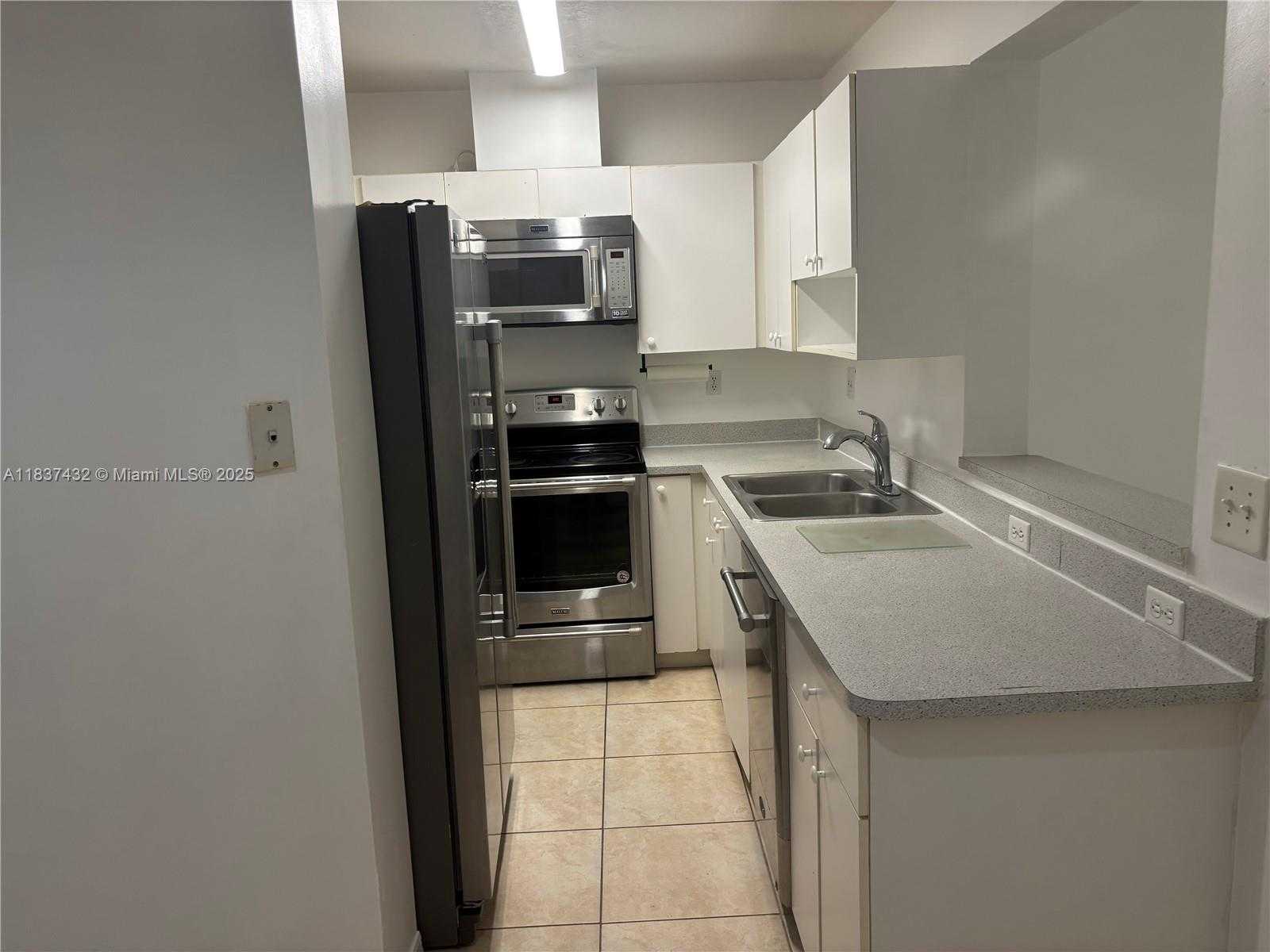 Small Image of 9620 SOUTH WEST 138TH AVE #9620, Miami Number 4