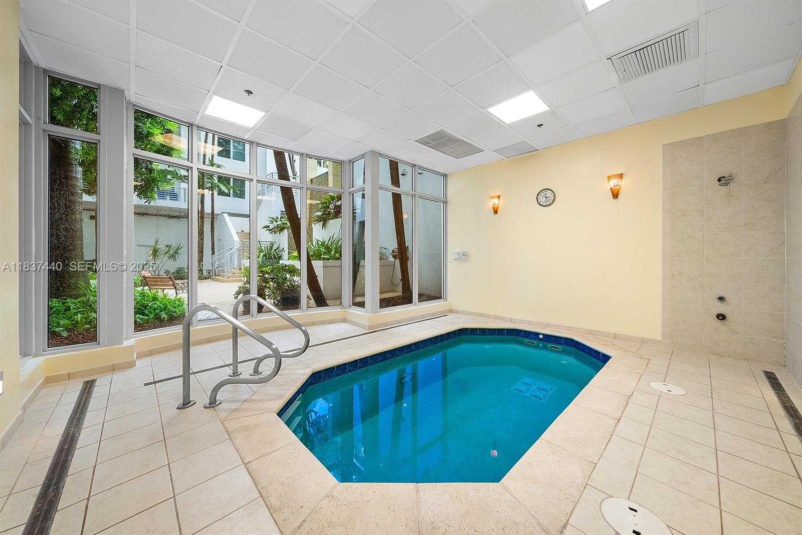 Imagen de Pequeño Objeto