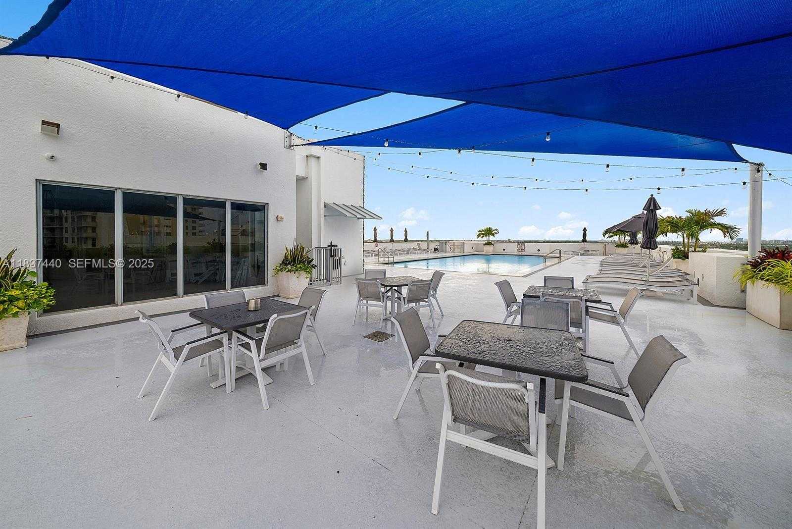 Imagen de Pequeño Objeto