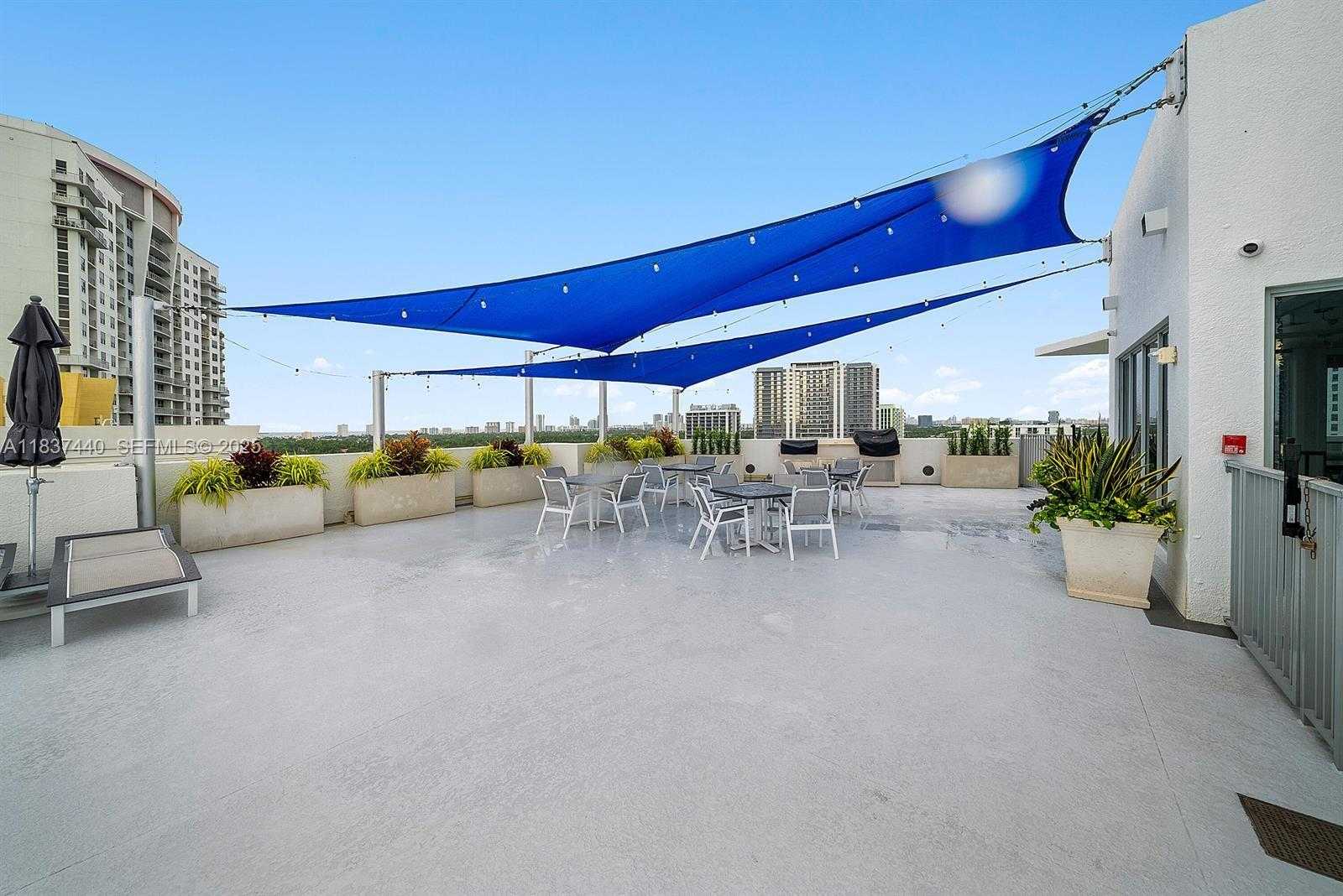 Imagen de Pequeño Objeto