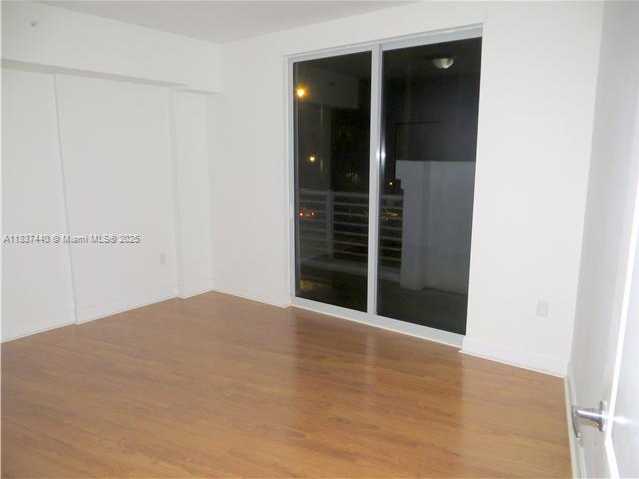 Small Image of Hollywood Number 6