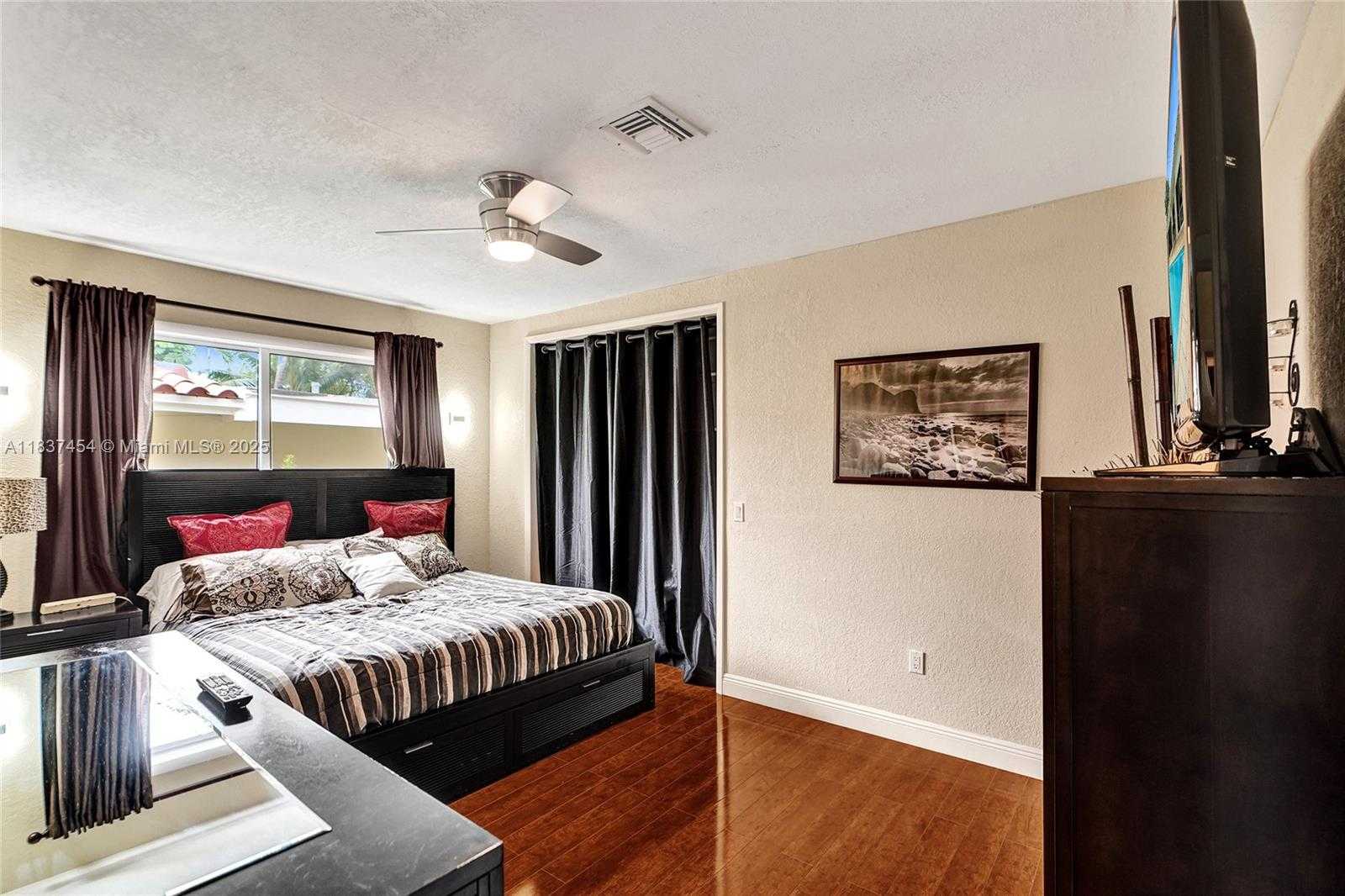 Small Image of 1155 SOUTH BISCAYNE POINT RD, Miami Beach Number 14