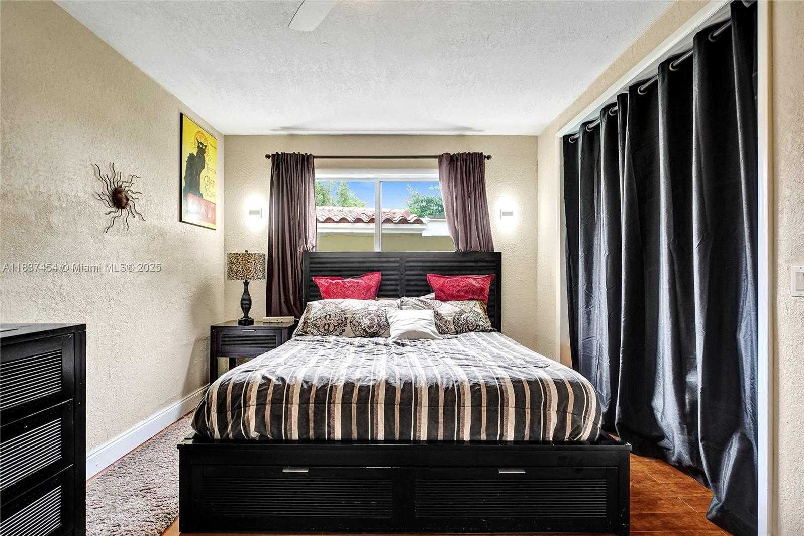 Small Image of 1155 SOUTH BISCAYNE POINT RD, Miami Beach Number 15