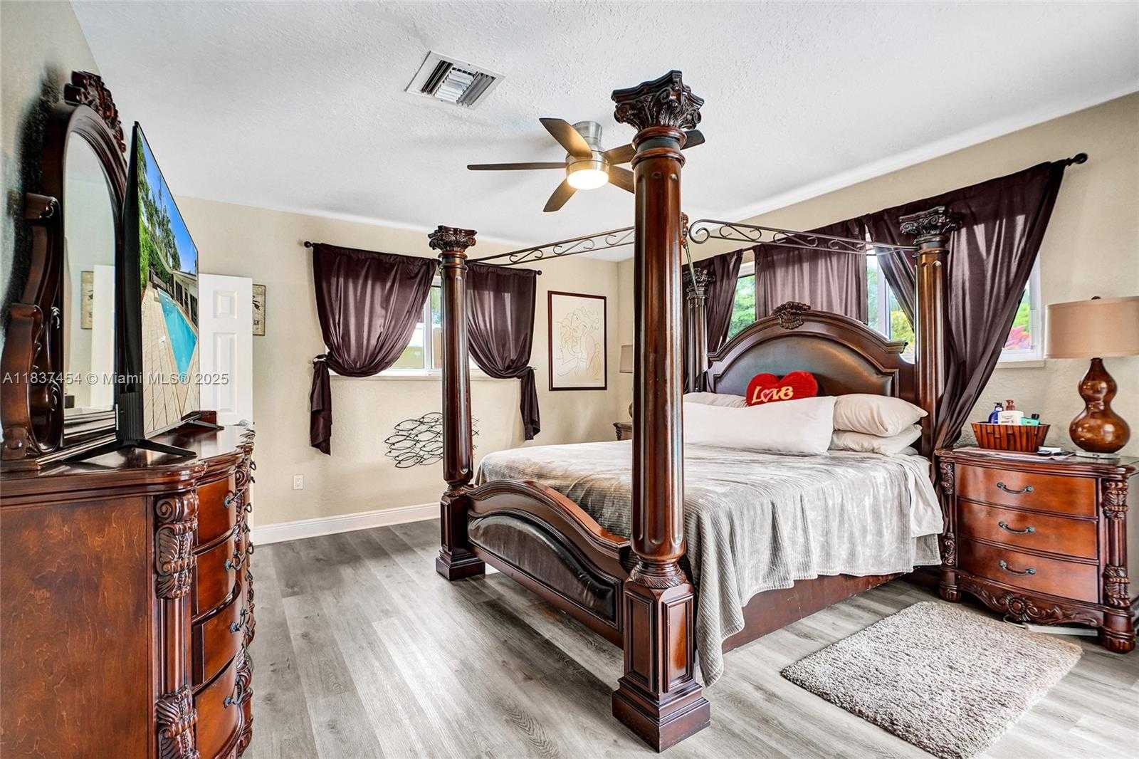 Small Image of 1155 SOUTH BISCAYNE POINT RD, Miami Beach Number 18
