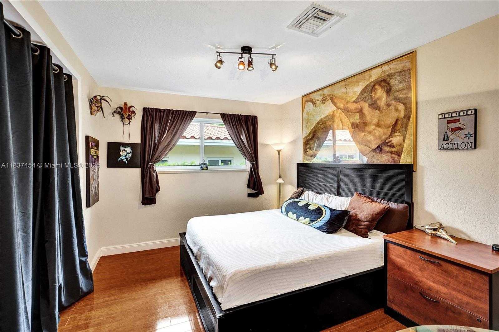 Small Image of 1155 SOUTH BISCAYNE POINT RD, Miami Beach Number 22