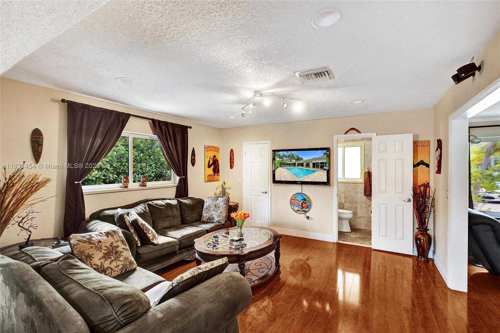Small Image of 1155 SOUTH BISCAYNE POINT RD, Miami Beach Number 8