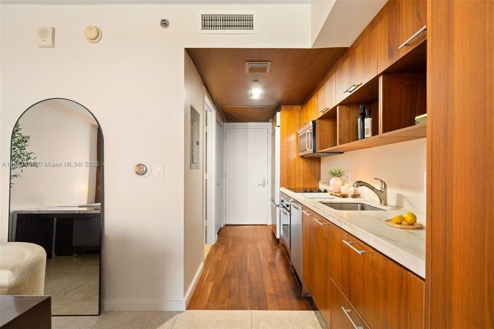 Small Image of 50 BISCAYNE BLVD #411, Miami Number 13