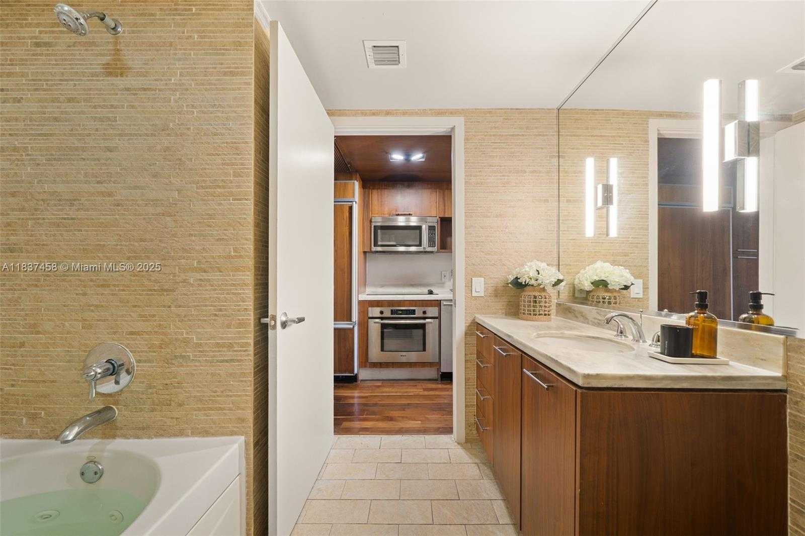 Small Image of 50 BISCAYNE BLVD #411, Miami Number 16