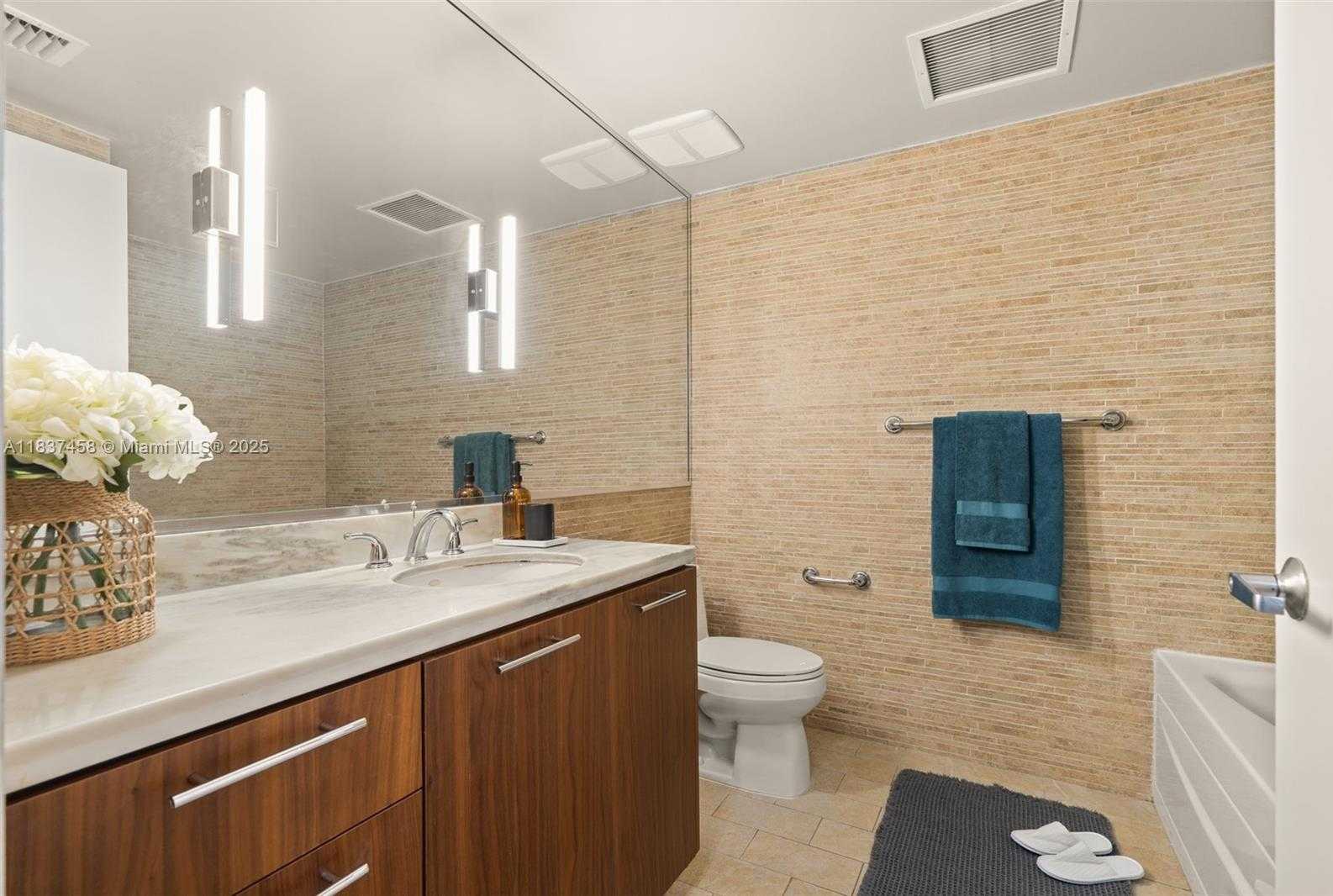 Small Image of 50 BISCAYNE BLVD #411, Miami Number 17