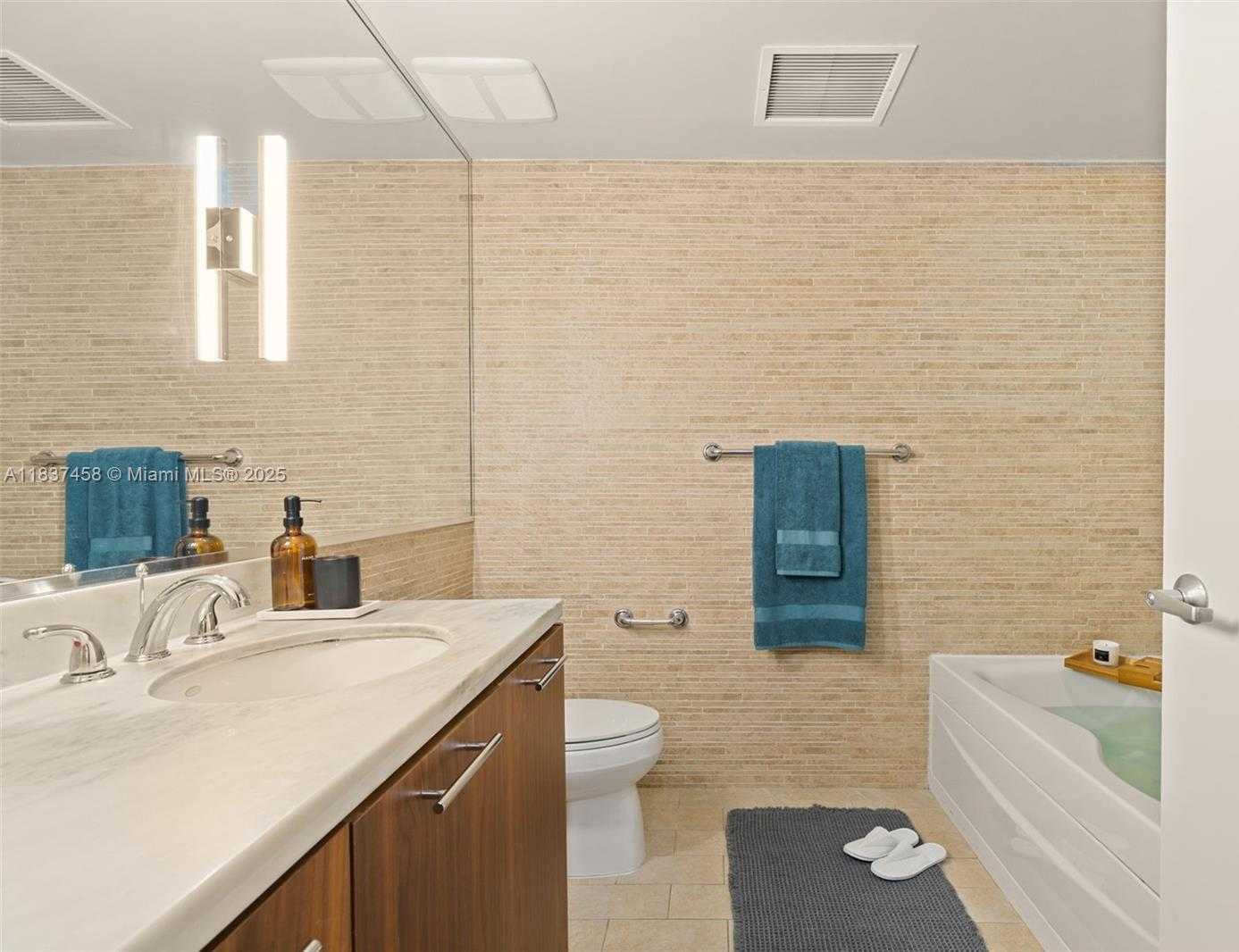 Small Image of 50 BISCAYNE BLVD #411, Miami Number 18