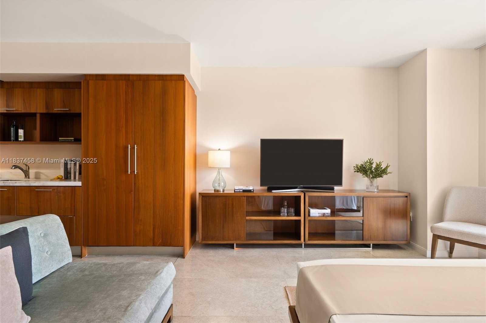 Small Image of 50 BISCAYNE BLVD #411, Miami Number 3