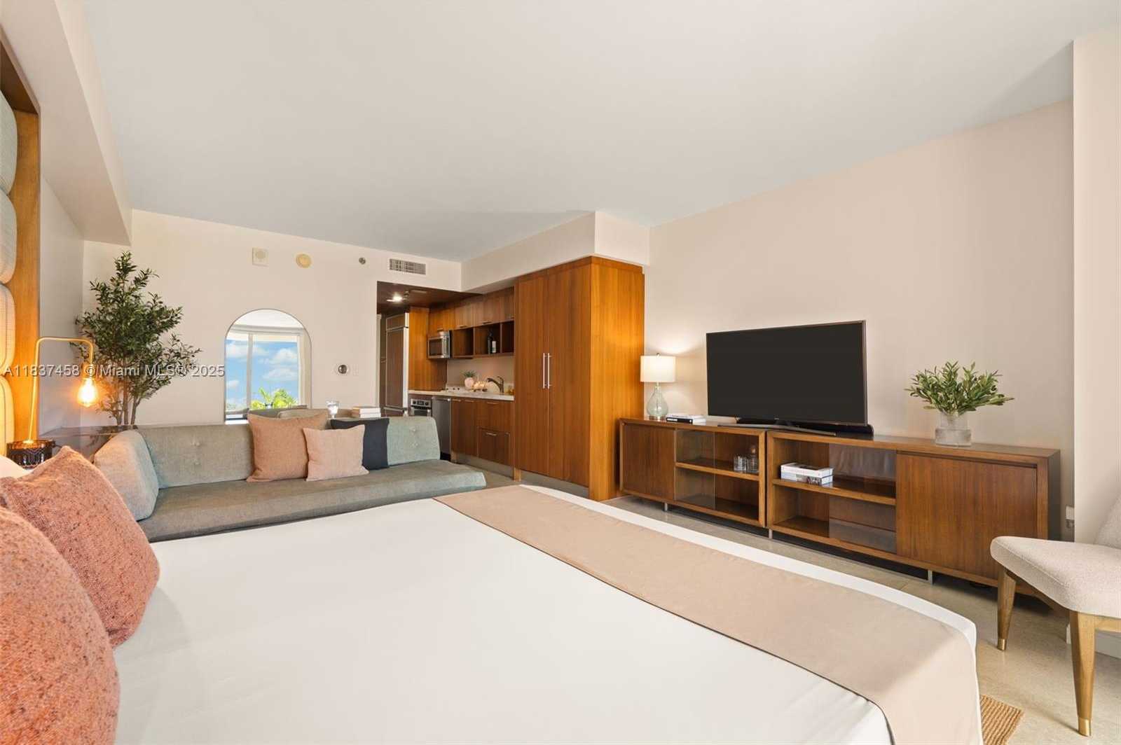 Small Image of 50 BISCAYNE BLVD #411, Miami Number 4
