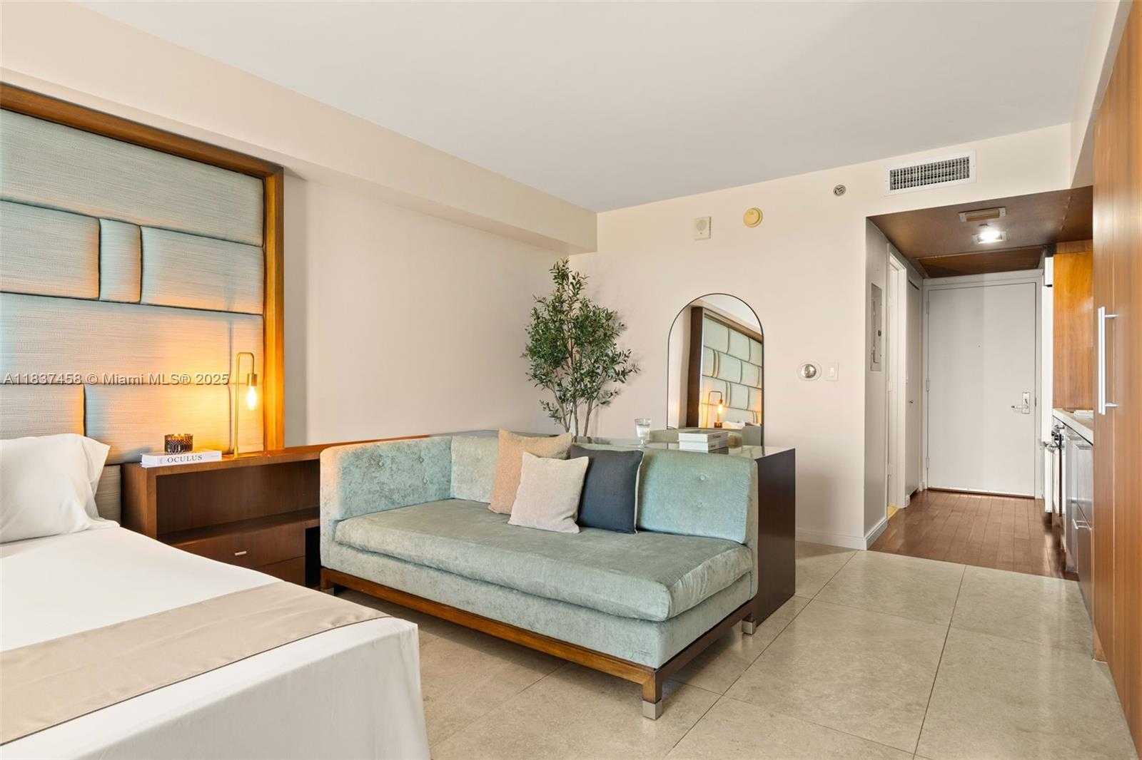 Small Image of 50 BISCAYNE BLVD #411, Miami Number 8