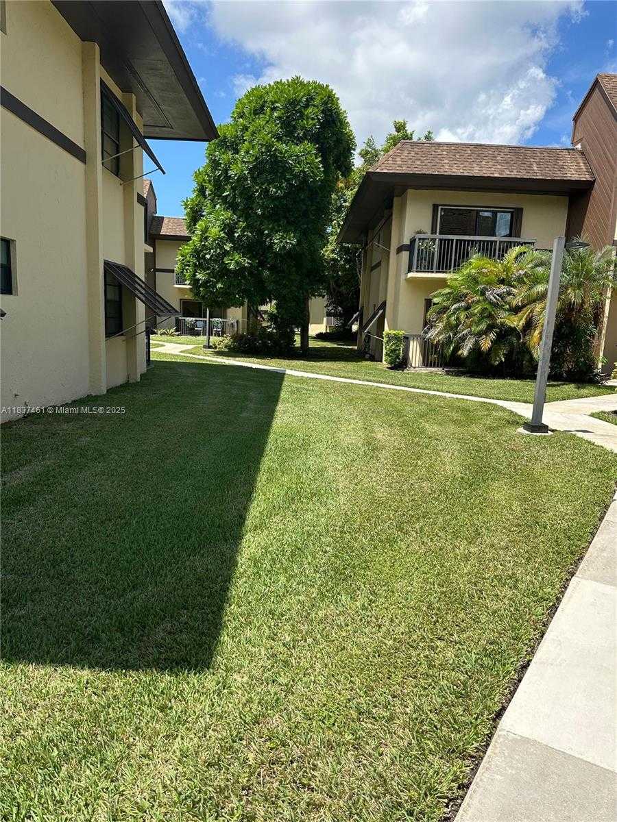 Small Image of 7965 SOUTH WEST 86TH ST #107, Miami Number 2