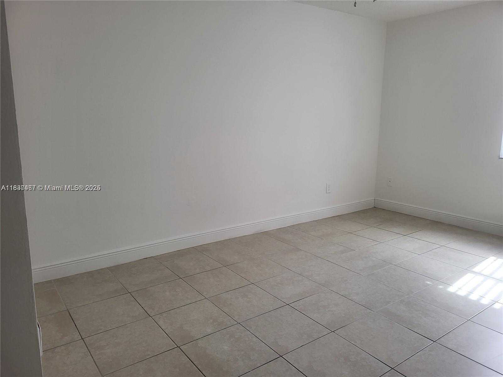 Small Image of 14301 NORTH KENDALL DR #308B, Miami Number 4