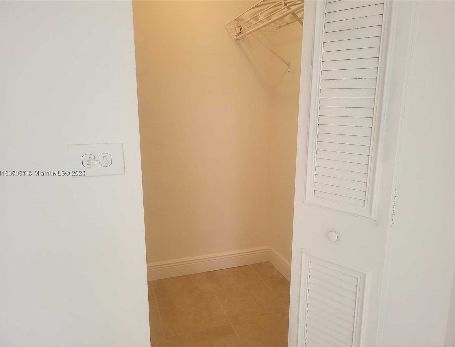 Small Image of 14301 NORTH KENDALL DR #308B, Miami Number 8