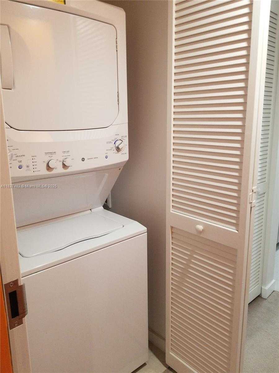 Small Image of 31 SOUTH EAST 6TH ST #403, Miami Number 15