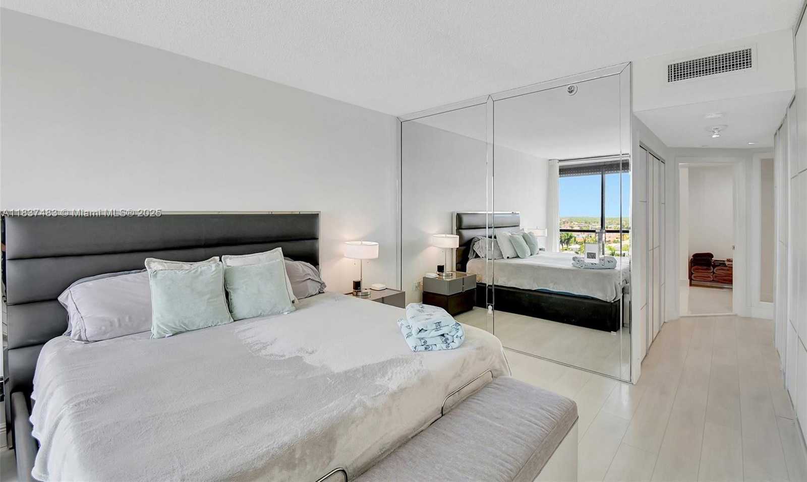 Small Image of 2000 ISLAND BLVD #808, Aventura Number 13