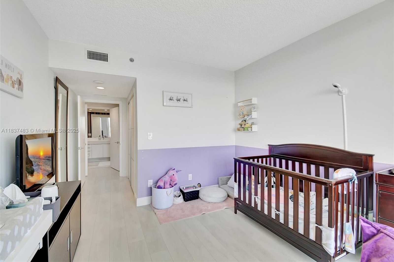 Small Image of 2000 ISLAND BLVD #808, Aventura Number 18