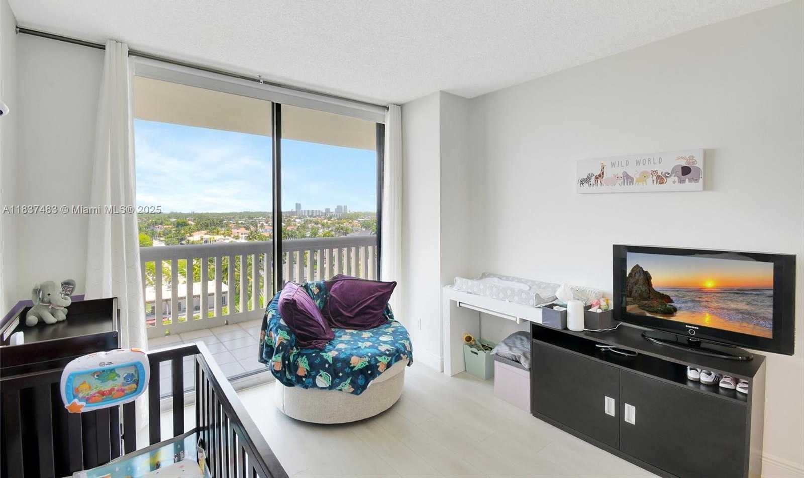 Small Image of 2000 ISLAND BLVD #808, Aventura Number 19
