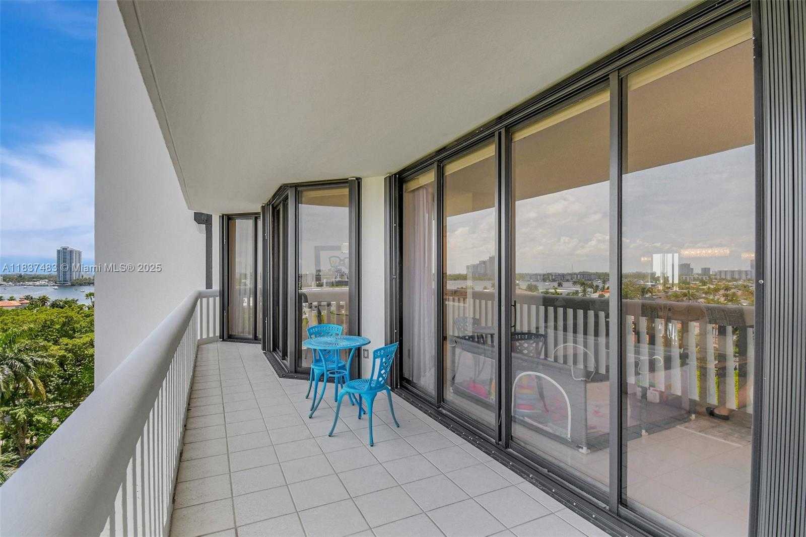 Small Image of 2000 ISLAND BLVD #808, Aventura Number 24