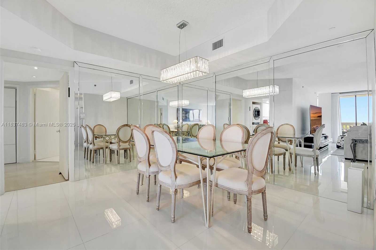 Small Image of 2000 ISLAND BLVD #808, Aventura Number 5