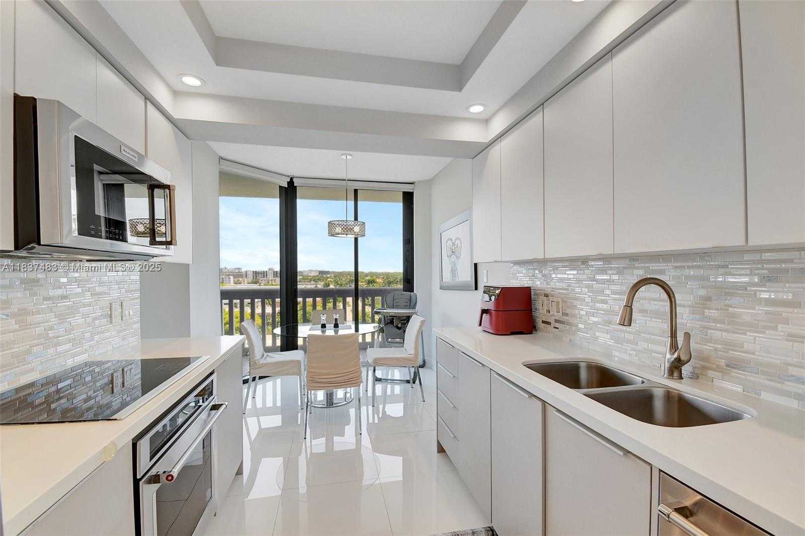 Small Image of 2000 ISLAND BLVD #808, Aventura Number 7