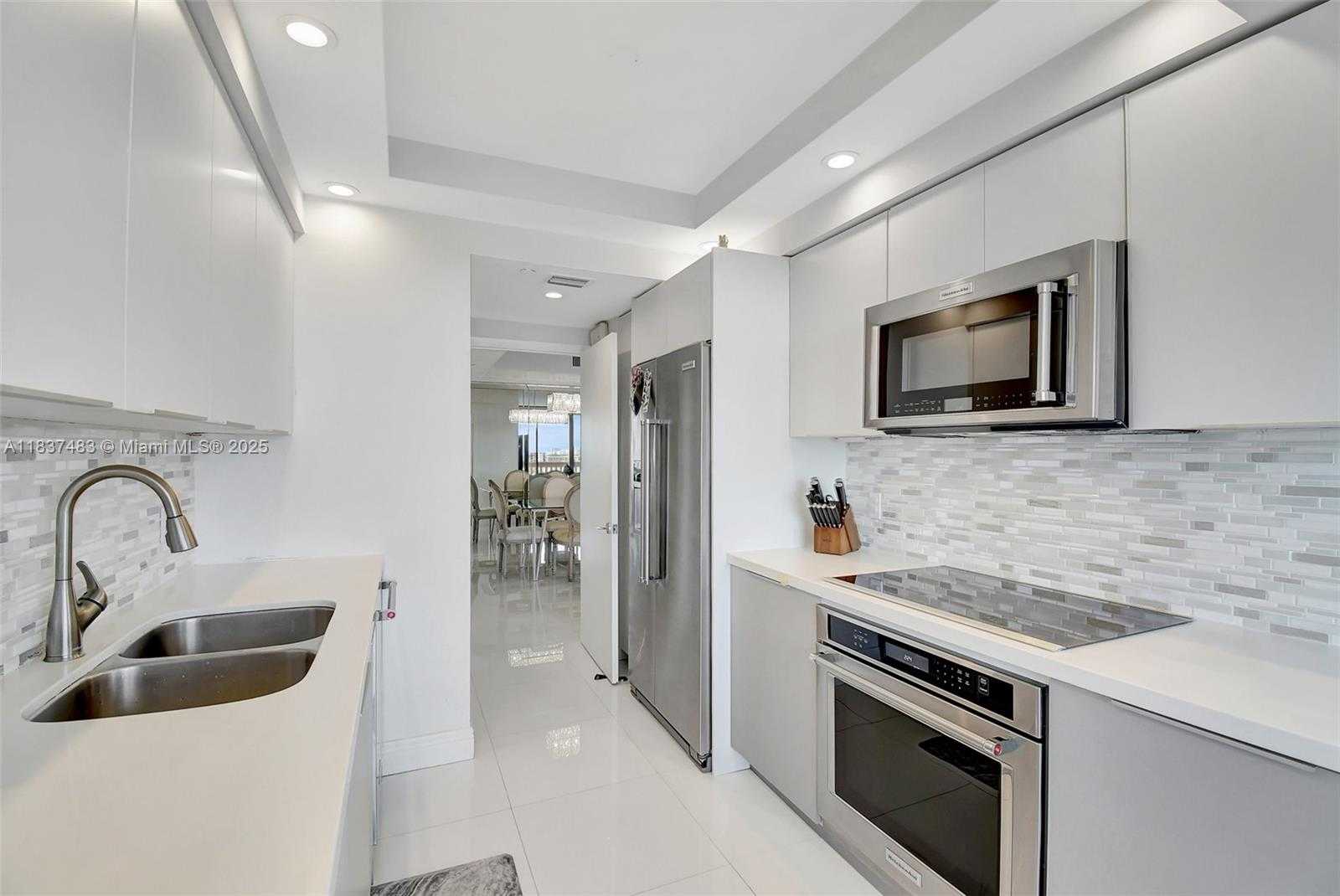 Small Image of 2000 ISLAND BLVD #808, Aventura Number 8