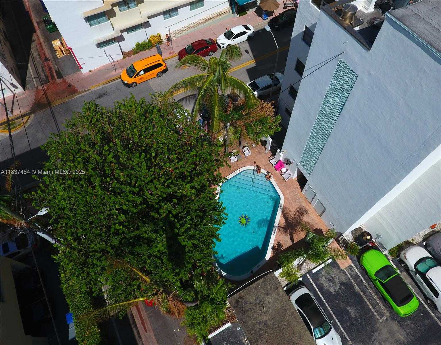Small Image of 1390 OCEAN DR #504, Miami Beach Number 11