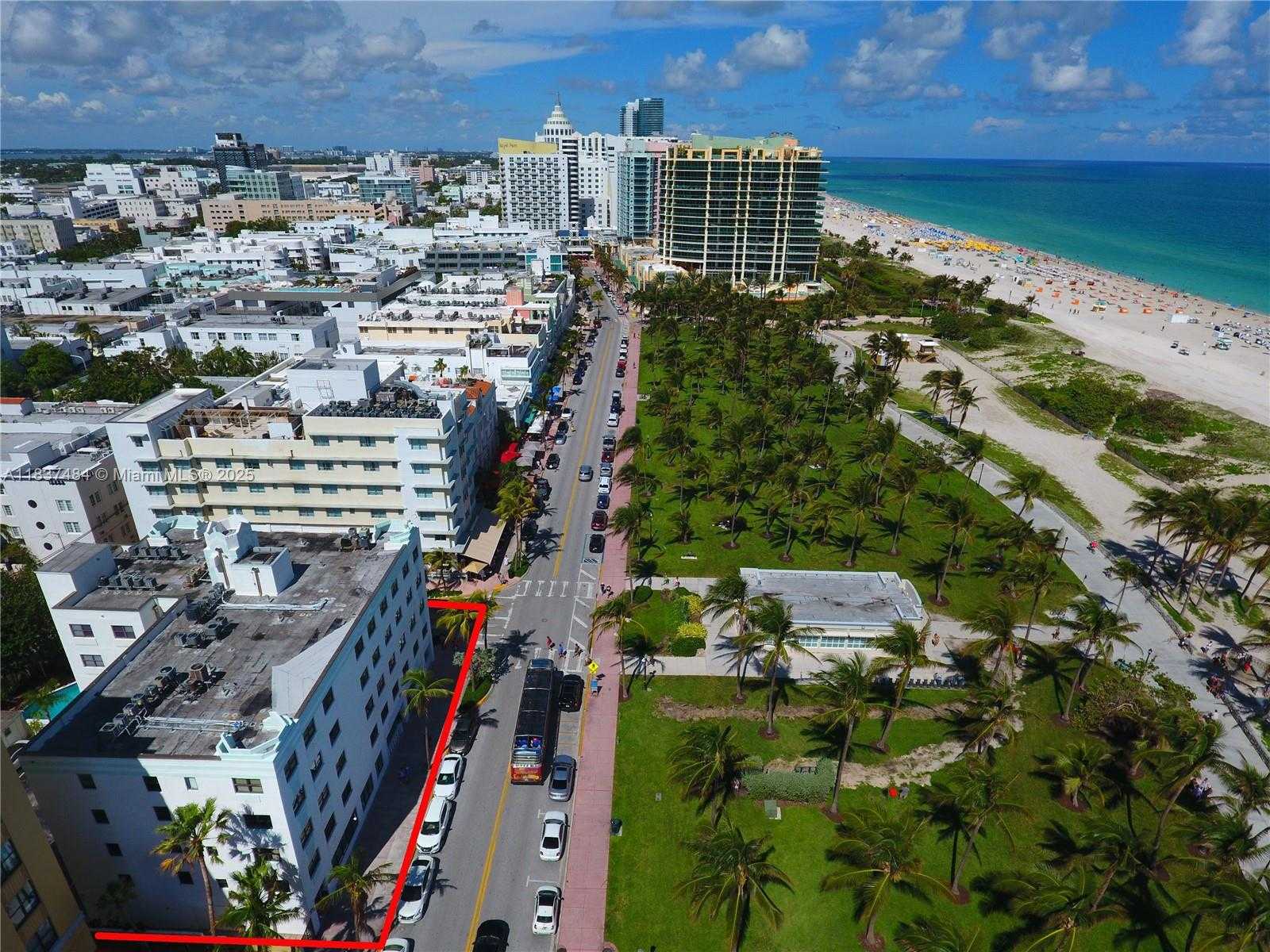 Small Image of 1390 OCEAN DR #504, Miami Beach Number 12