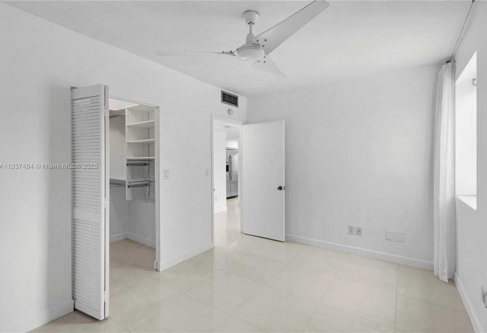 Small Image of 1390 OCEAN DR #504, Miami Beach Number 15