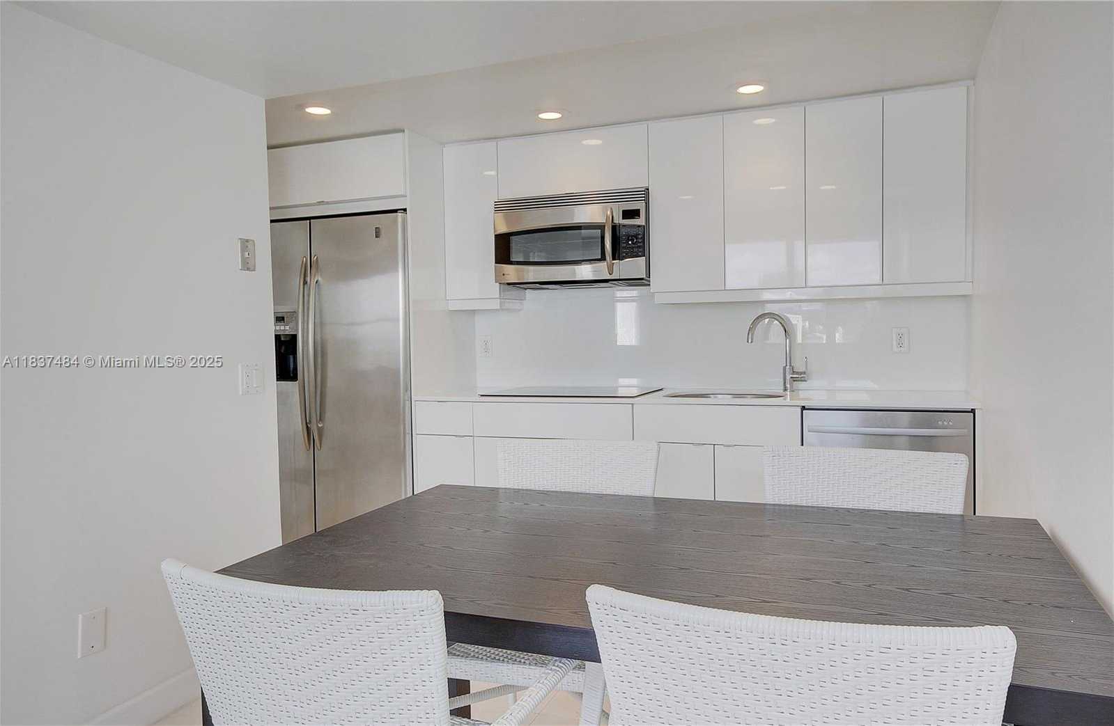 Small Image of 1390 OCEAN DR #504, Miami Beach Number 6