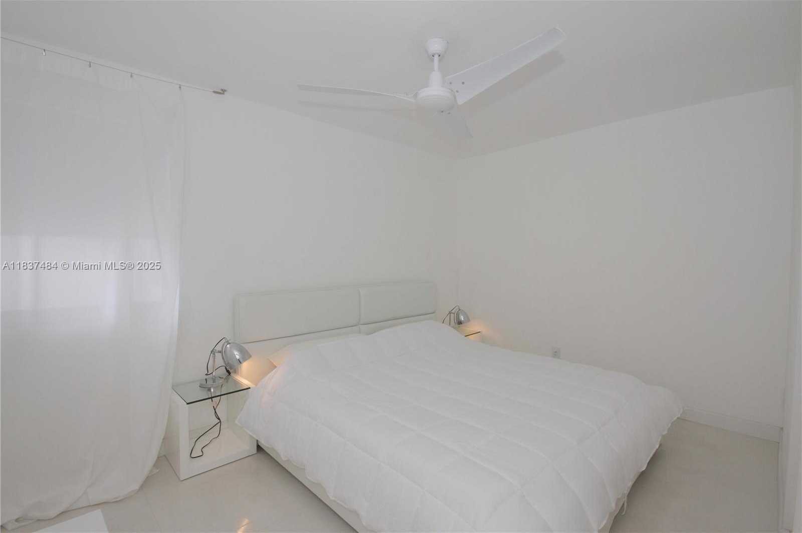 Small Image of 1390 OCEAN DR #504, Miami Beach Number 7