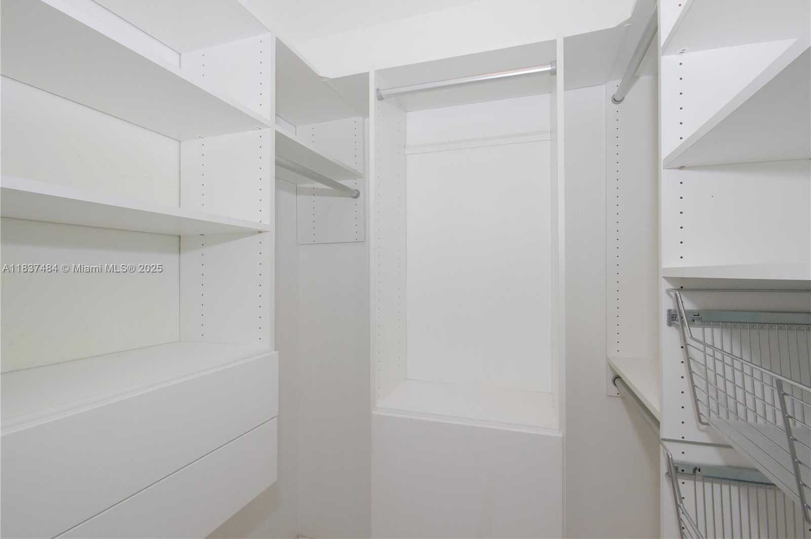 Small Image of 1390 OCEAN DR #504, Miami Beach Number 8