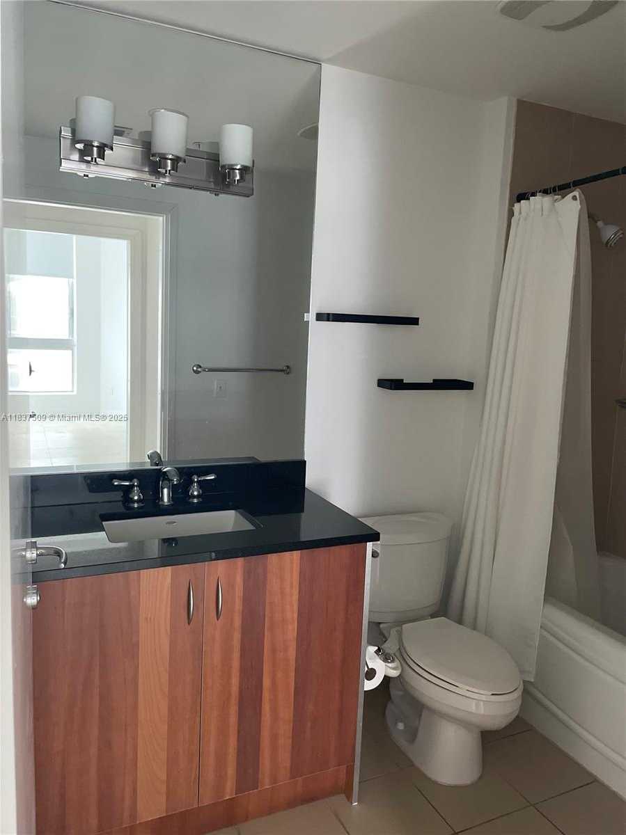 Small Image of 300 SOUTH BISCAYNE BLVD #T-1802, Miami Number 6