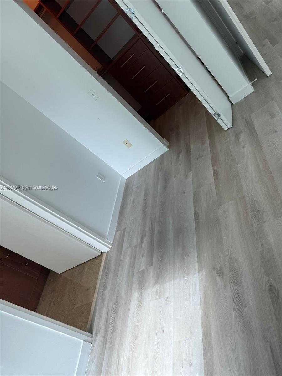 Small Image of 300 SOUTH BISCAYNE BLVD #T-1802, Miami Number 8