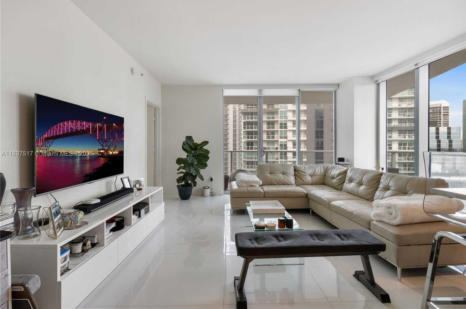 Small Image of 1100 SOUTH MIAMI AVE #2801, Miami Number 3