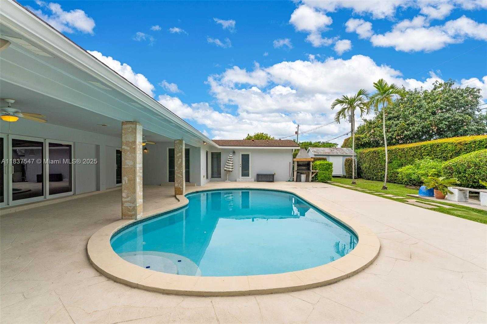 Small Image of 7451 SOUTH WEST 133RD ST, Pinecrest Number 2