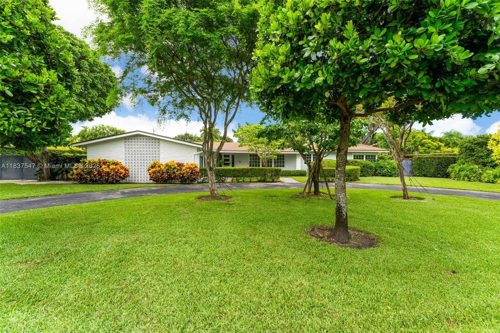 Small Image of 7451 SOUTH WEST 133RD ST, Pinecrest Number 29