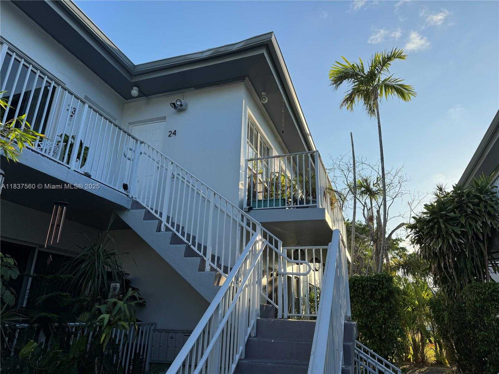 Small Image of 9260 BAY HARBOR TER #24, Bay Harbor Islands Number 13
