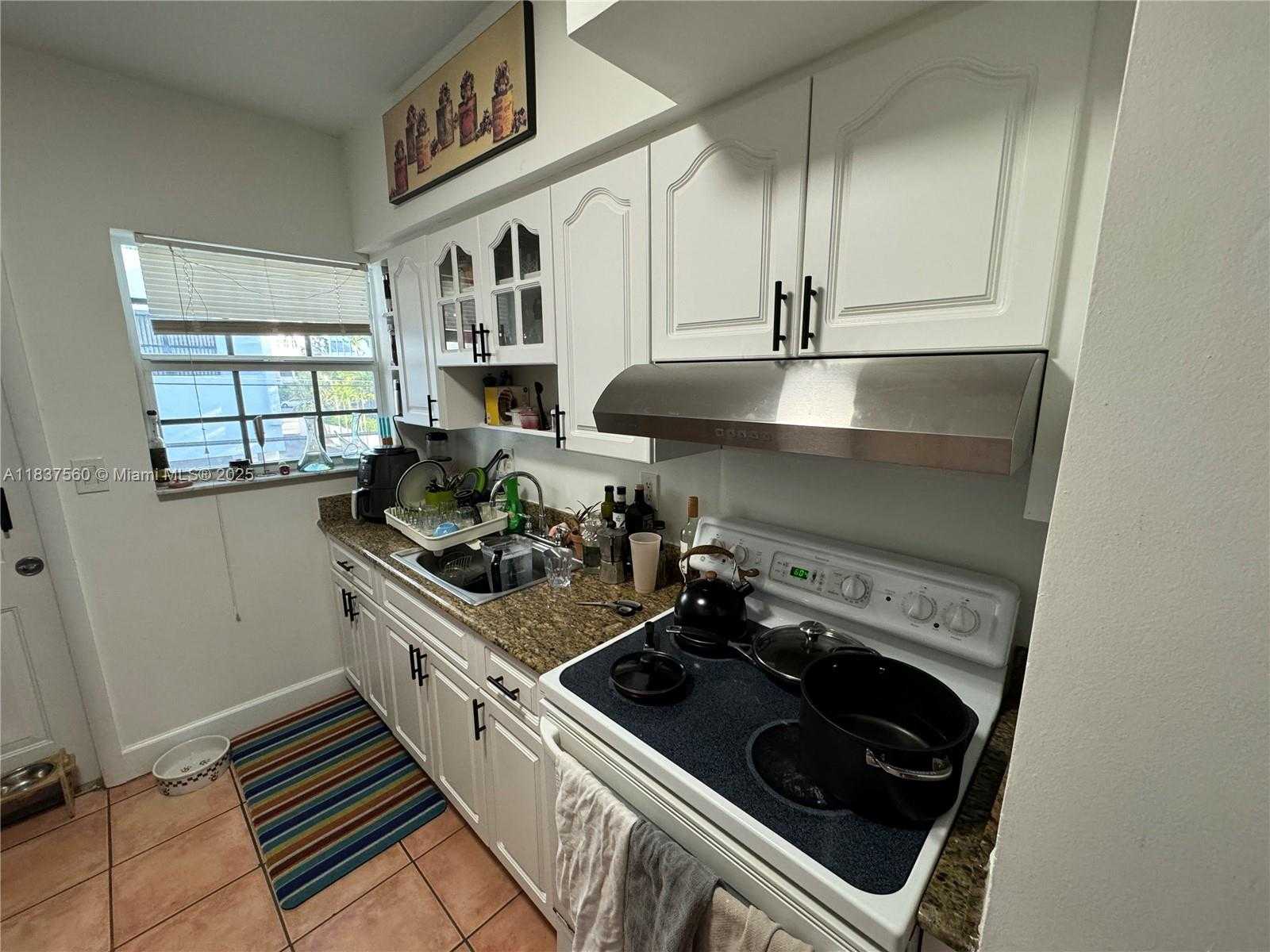 Small Image of 9260 BAY HARBOR TER #24, Bay Harbor Islands Number 6