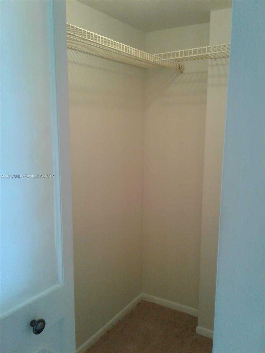 Small Image of 3475 NORTH COUNTRY CLUB DR #516, Aventura Number 12