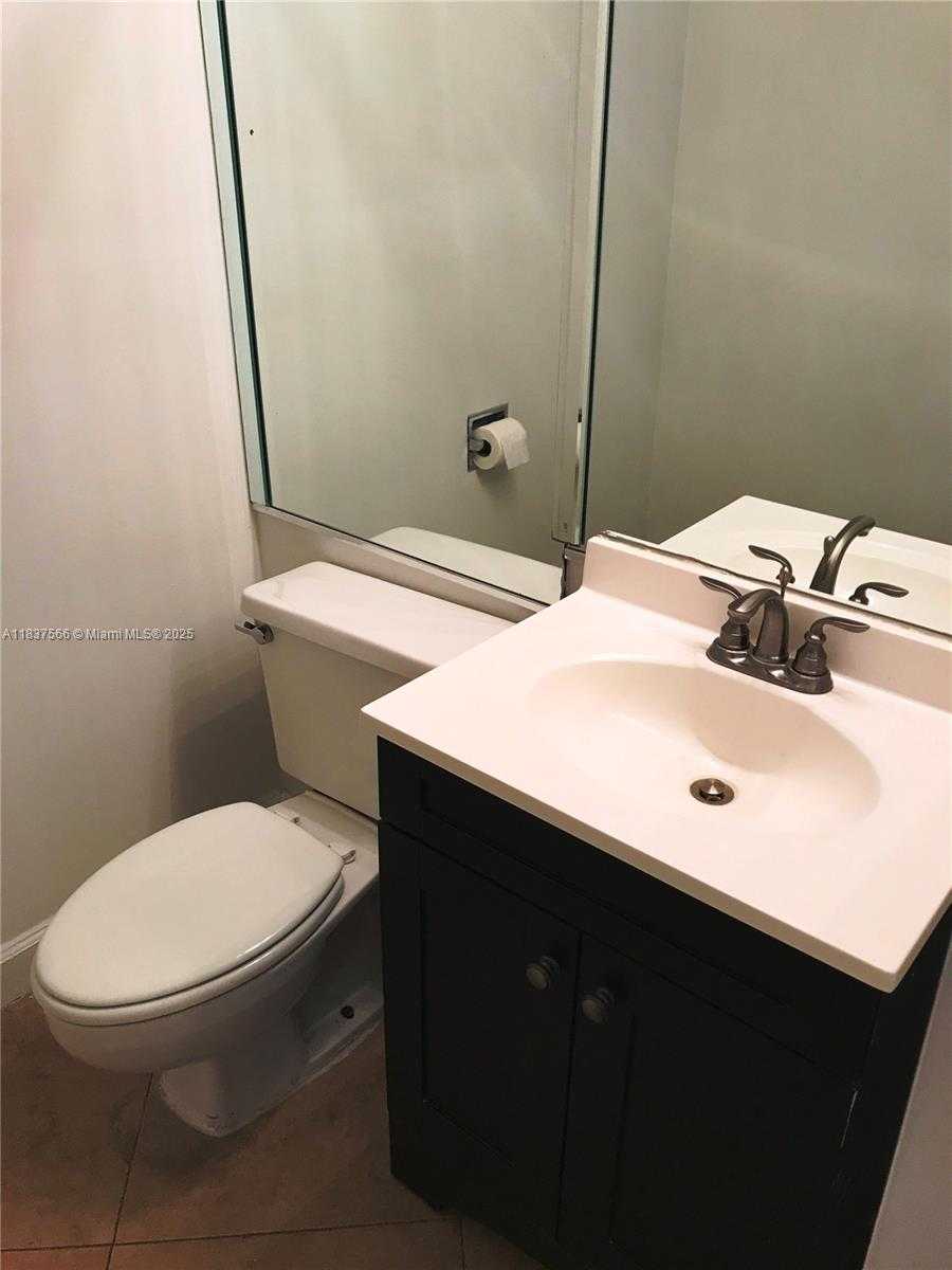 Small Image of 3475 NORTH COUNTRY CLUB DR #516, Aventura Number 17