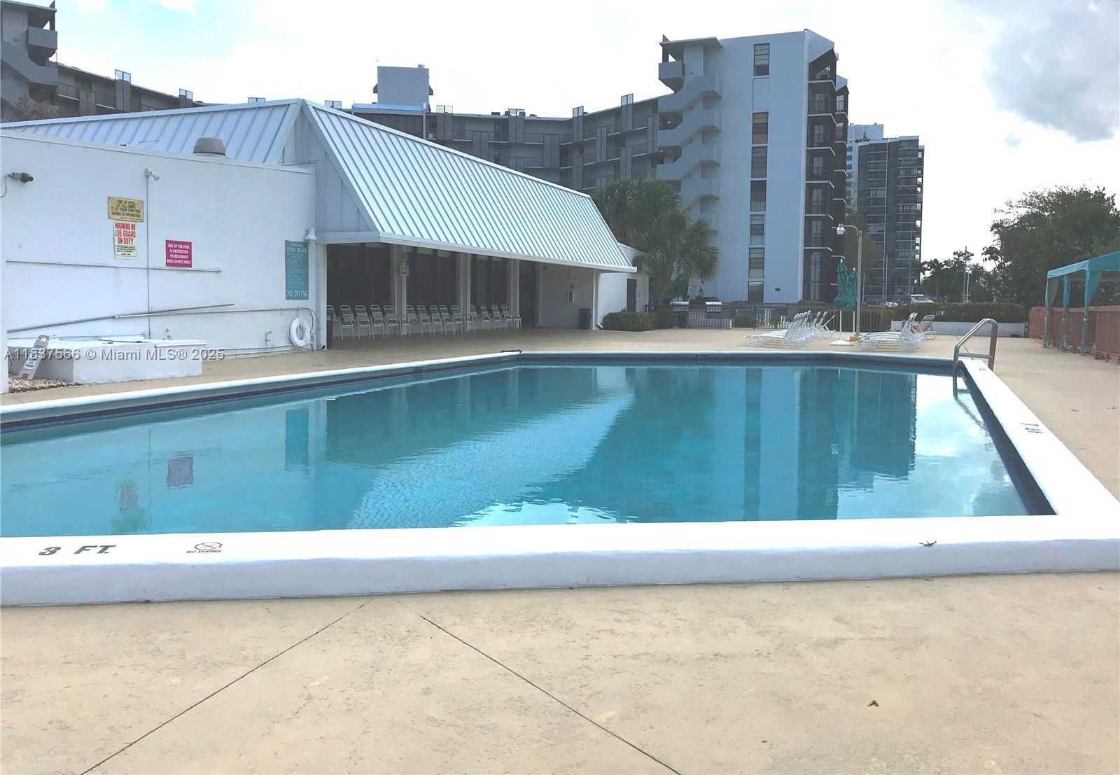 Small Image of 3475 NORTH COUNTRY CLUB DR #516, Aventura Number 27