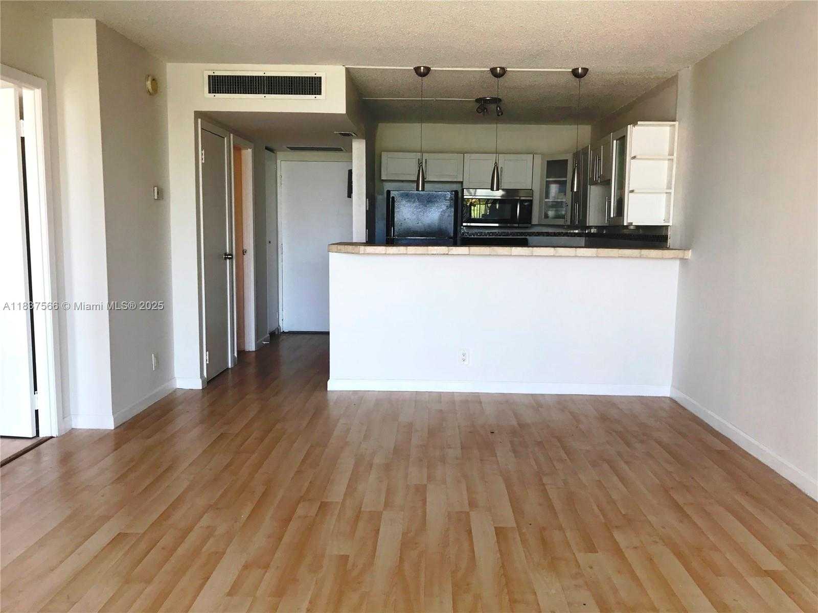 Small Image of 3475 NORTH COUNTRY CLUB DR #516, Aventura Number 3