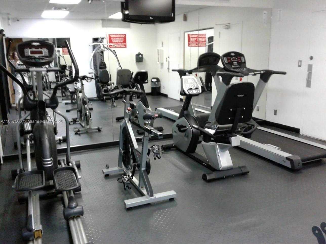 Small Image of 3475 NORTH COUNTRY CLUB DR #516, Aventura Number 30