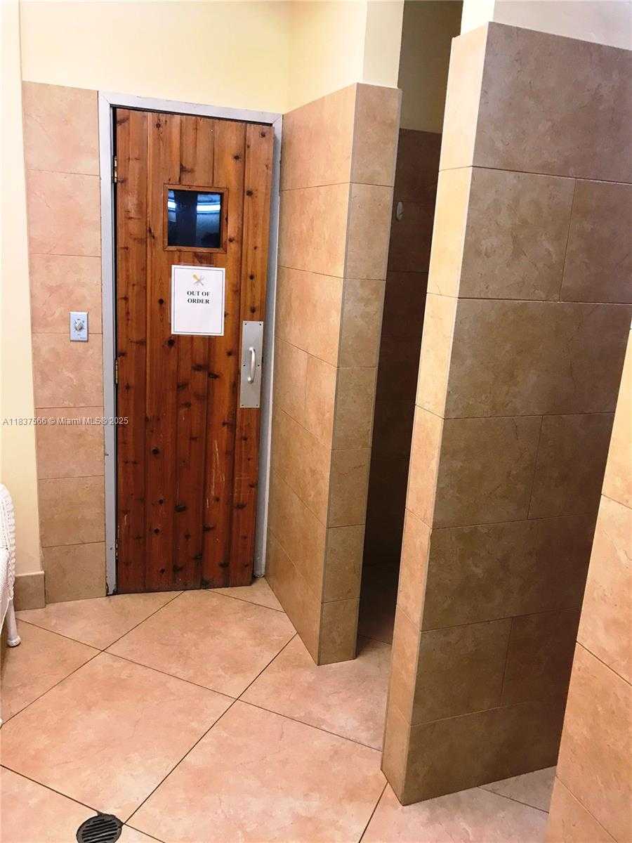 Small Image of 3475 NORTH COUNTRY CLUB DR #516, Aventura Number 34