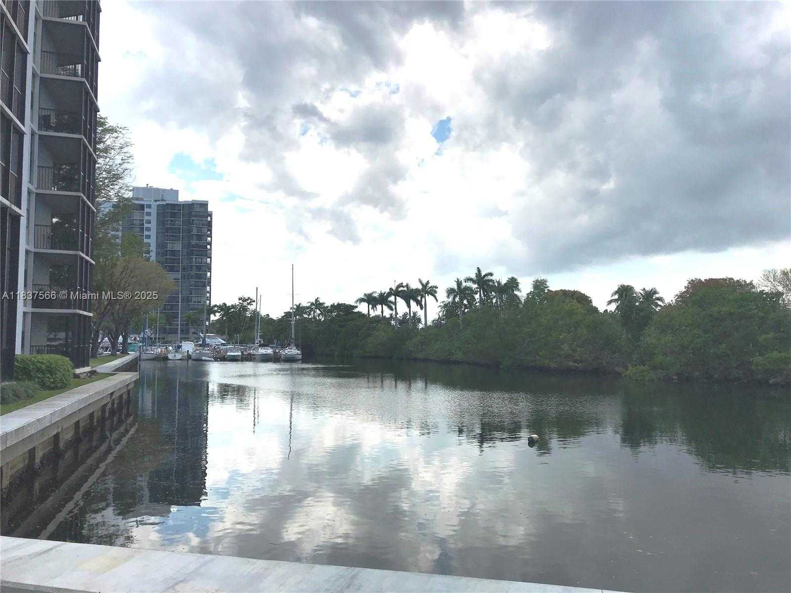 Small Image of 3475 NORTH COUNTRY CLUB DR #516, Aventura Number 39