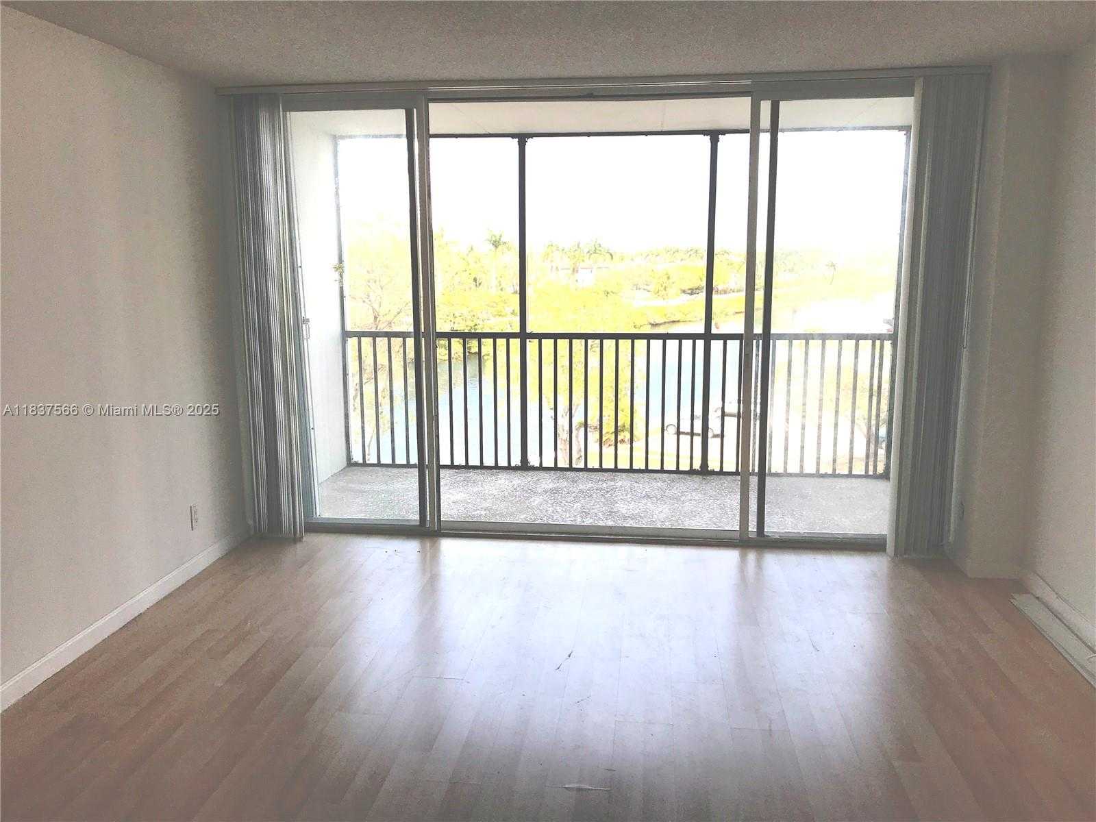 Small Image of 3475 NORTH COUNTRY CLUB DR #516, Aventura Number 6
